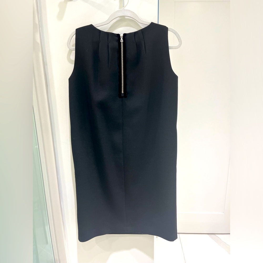 BLACK WINTER SHIFT DRESS WITH EXPOSED ZIPPER